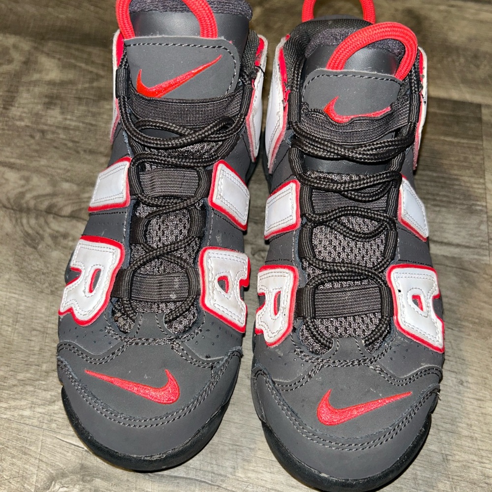 Nike - Picture 3 of 3